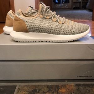 CAMVSR Casual athletic fashion sneakers. Like NEW!